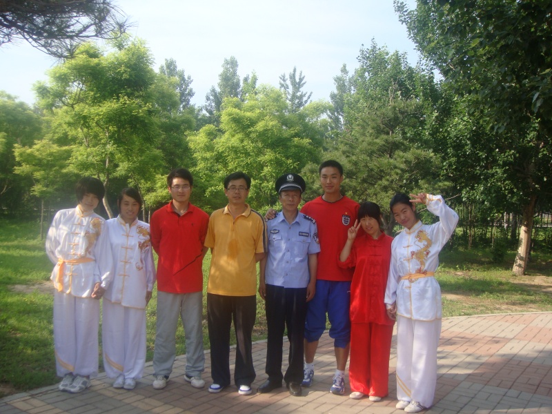 2010年渤海大学少北武术学会会长、秘书长毕业合影留念（二）(图1)