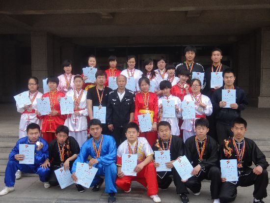 莘莘学子展风采 巅峰时刻铸辉煌(图2)